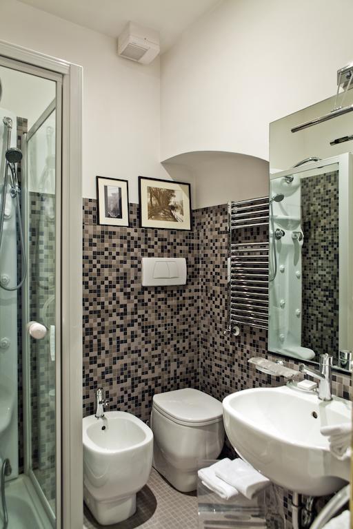 Garibaldi Suites Piazza Di Spagna Рим Номер фото